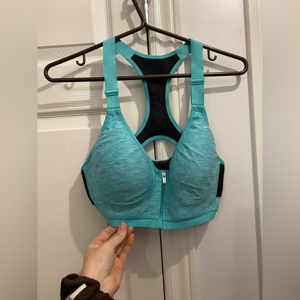 Victoria secret front zip sports bra in 34C
